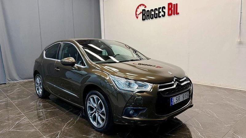 Brun Begagnad 2011 Citroën DS4 Halvkombi | 64 900 kr - Bild 1/4