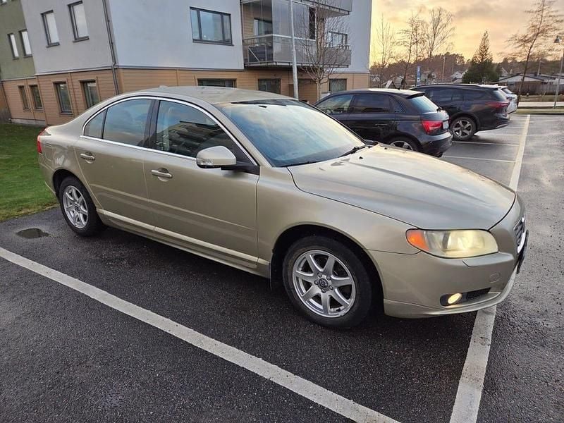 Begagnad 2007 Volvo S80 Momentum Sedan | 35 000 kr (Marknadspris) - Bild 1/4