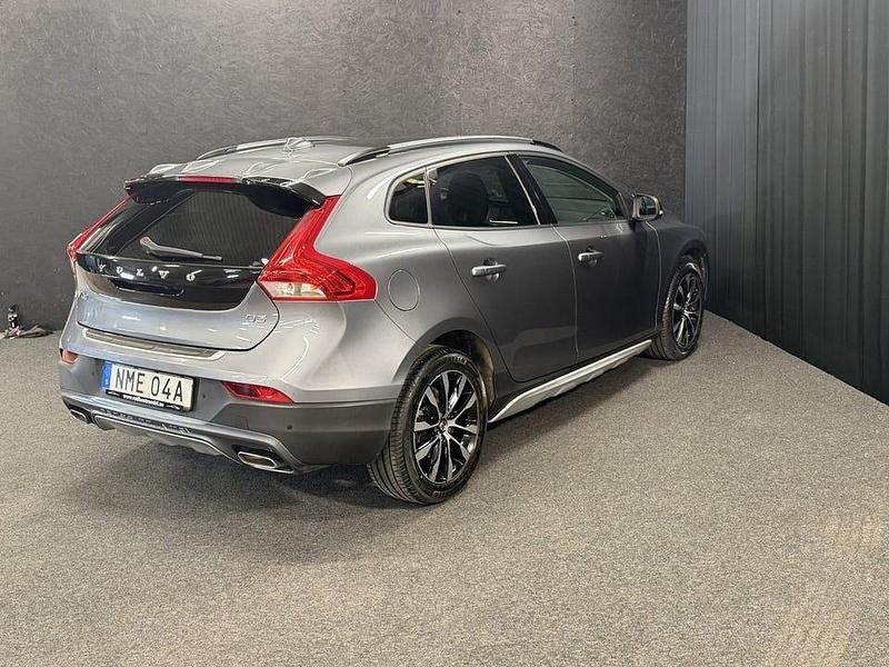 Begagnad Volvo V40 CC Summum 150 HK (110 kW) 2019 Grå Kombi
