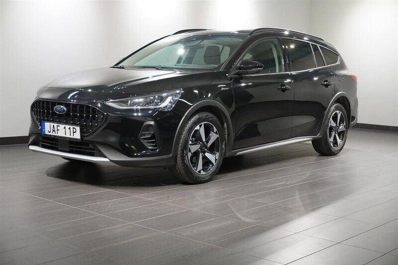 Svart (agate black metallic) Begagnad 2022 Ford Focus Active Kombi | 234 900 kr (Lite dyr) - Bild 1/4