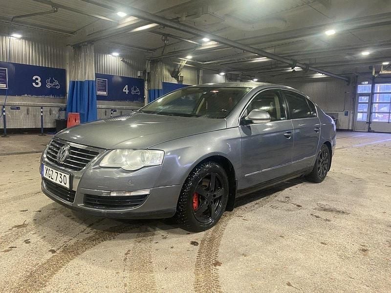 Begagnad 2006 VW Passat Highline Sedan | 29 900 kr (Lite dyr) - Bild 1/4