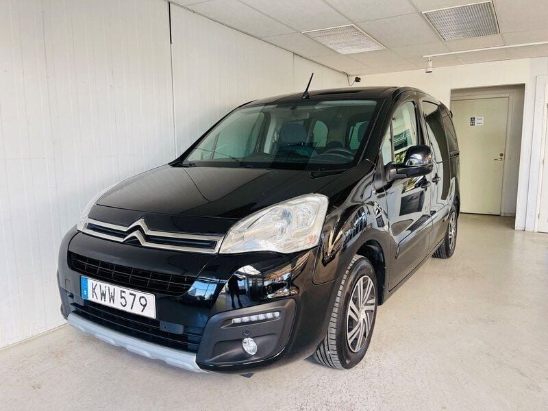 Svart Begagnad 2018 Citroën Berlingo PureTech Minibuss | 89 900 kr - Bild 1/4