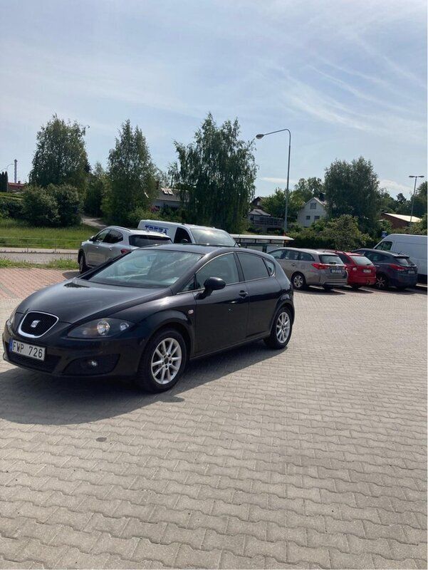 Svart Begagnad 2011 Seat Leon Style Halvkombi | 47 000 kr (Lite dyr) - Bild 1/4