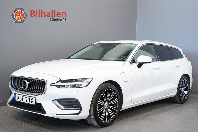 Vit Begagnad 2021 Volvo V60 Inscription Kombi | 309 000 kr - Bild 1/4
