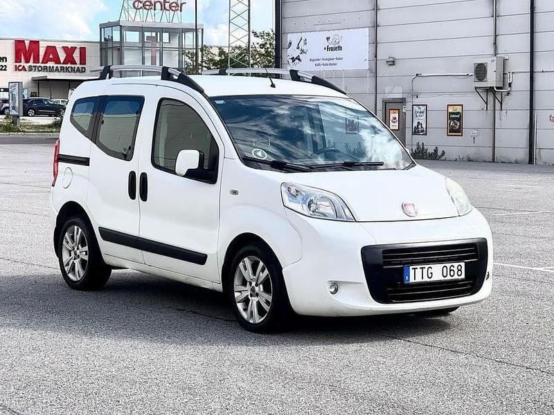 Begagnad Fiat Qubo Dynamic 75 HK (55 kW) 2011 Vit Minibuss