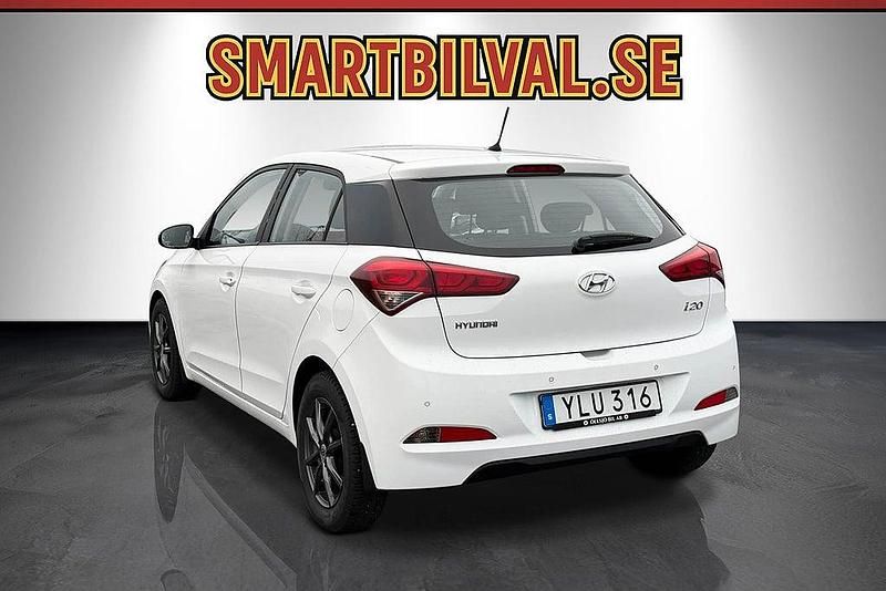 Begagnad Hyundai i20 Premium 101 HK (74 kW) 2017 Vit Halvkombi