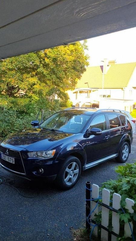 Blå Begagnad 2010 Mitsubishi Outlander SUV | 60 000 kr (Marknadspris) - Bild 1/4