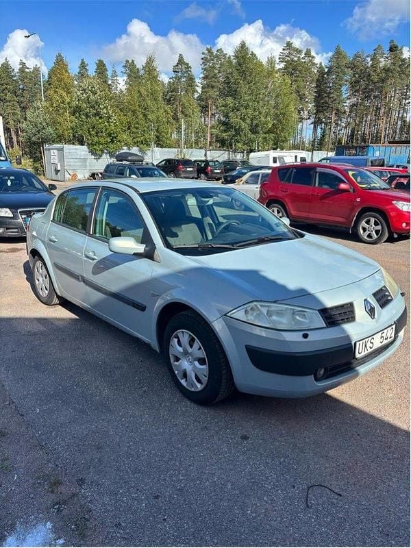 Grå Begagnad 2004 Renault Mégane II Sedan | 17 500 kr (Dyr) - Bild 1/1