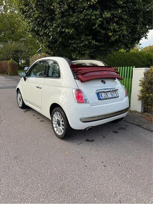 Vit Begagnad 2014 Fiat 500C Lounge Cab | 75 000 kr (Marknadspris) - Bild 1/4