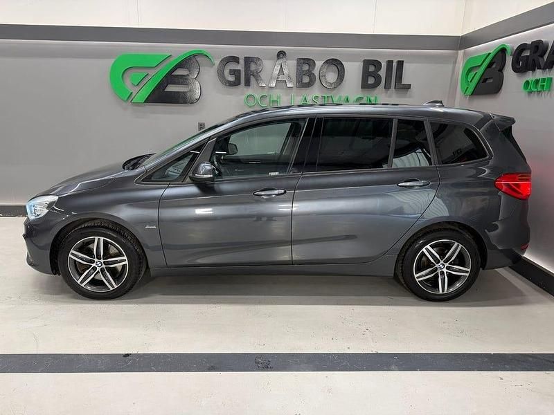 Begagnad BMW 220 Gran Tourer Sport Line 190 HK (139 kW) 2018 Grå Minibuss