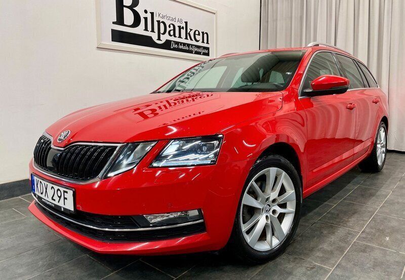Röd Begagnad 2018 Skoda Octavia Style Kombi | 159 900 kr (Lite dyr) - Bild 1/3