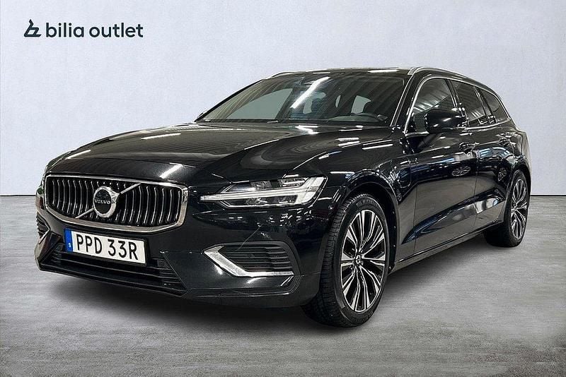 Svart Begagnad 2022 Volvo V60 Core Kombi | 304 900 kr (Bra pris) - Bild 1/4