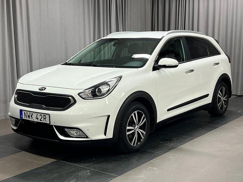 Vit Begagnad 2019 Kia Niro Advance SUV | 189 900 kr (Marknadspris) - Bild 1/4