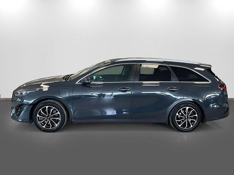Begagnad Kia Ceed Sportswagon Advance 141 HK (103 kW) 2023 Grå metallic Kombi