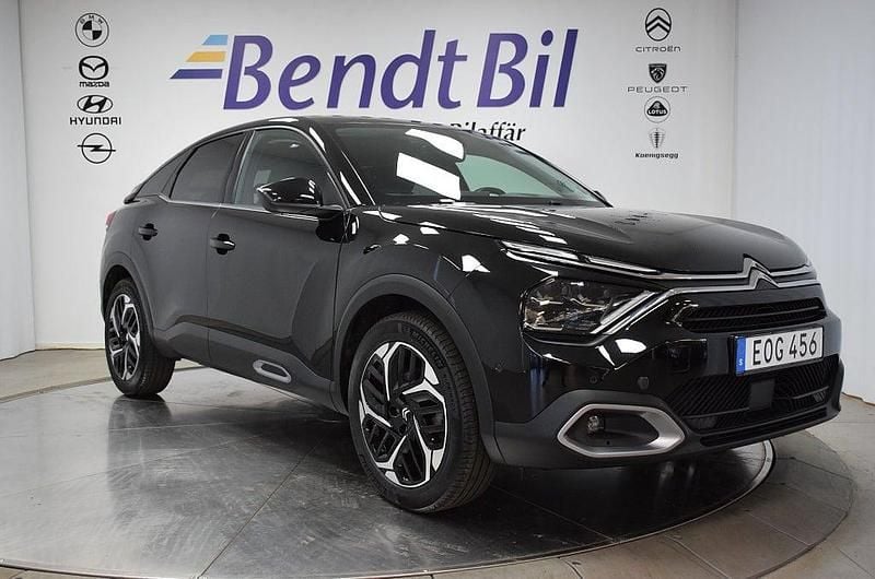 Svart Begagnad 2023 Citroën C4 PureTech Halvkombi | 214 500 kr (Marknadspris) - Bild 1/3