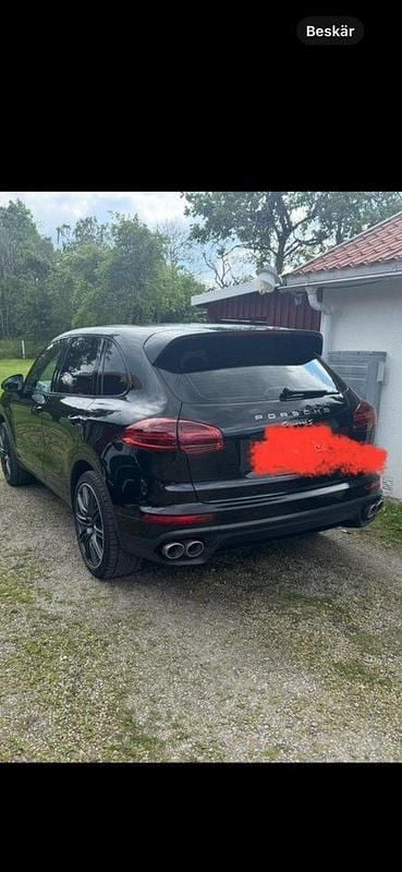 Svart Begagnad 2015 Porsche Cayenne S Sport SUV | 325 000 kr (Marknadspris) - Bild 1/4