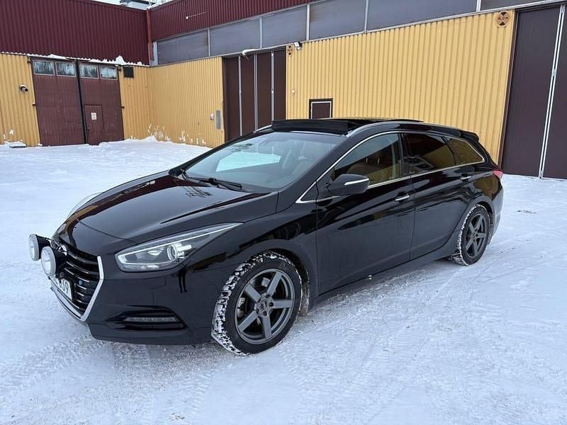 Svart Begagnad 2016 Hyundai i40 Kombi | 129 900 kr (Marknadspris) - Bild 1/4