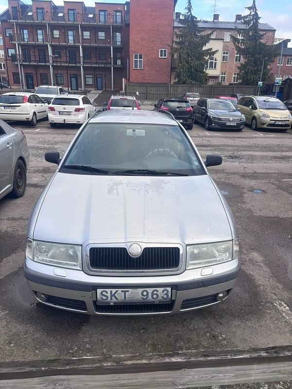 Begagnad Skoda Octavia Tour 102 HK (75 kW) 2001 Kombi