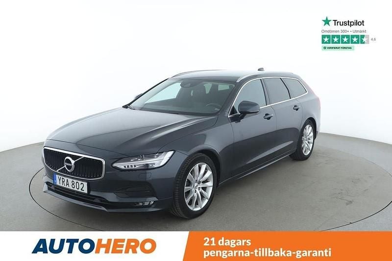 Grå Begagnad 2018 Volvo V90 Momentum Kombi | 239 000 kr (Marknadspris) - Bild 1/4