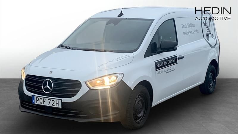 Vit Begagnad 2024 Mercedes Citan 110 Pickup | 324 900 kr (Lite dyr) - Bild 1/4