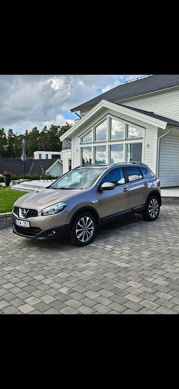 Brun Begagnad 2012 Nissan Qashqai Tekna SUV | 72 000 kr (Marknadspris) - Bild 1/4