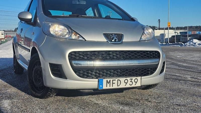 Begagnad Peugeot 107 68 HK (50 kW) 2012 Halvkombi