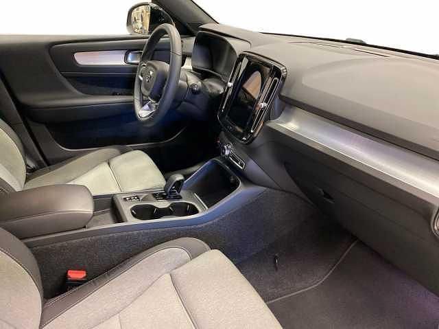 Begagnad Volvo XC40 210 HK (154 kW) 2023 Svart SUV