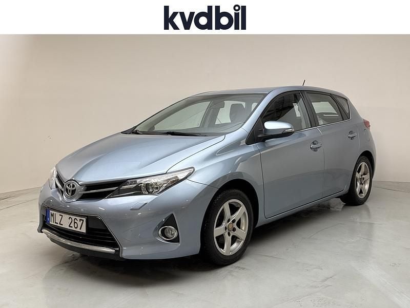 Blå Begagnad 2013 Toyota Auris | 102 000 kr (Marknadspris) - Bild 1/3