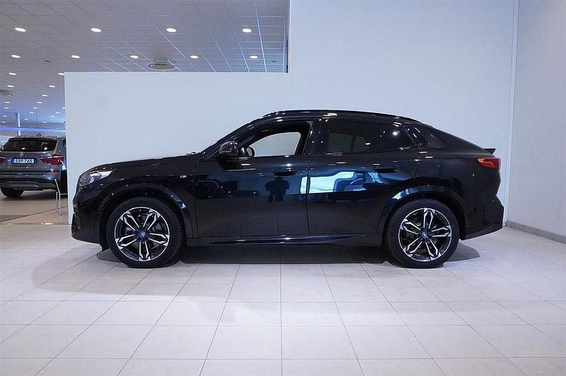 Begagnad BMW iX2 M Sport 230 kW (313 HK) 2023 Svart SUV
