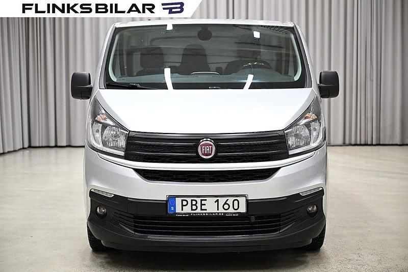 Begagnad Fiat Talento 125 HK (91 kW) 2016 Grå Minibuss
