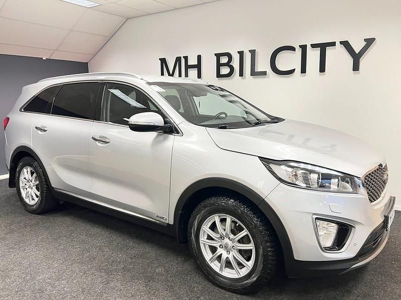 Grå Begagnad 2015 Kia Sorento Exclusive SUV | 119 900 kr - Bild 1/4