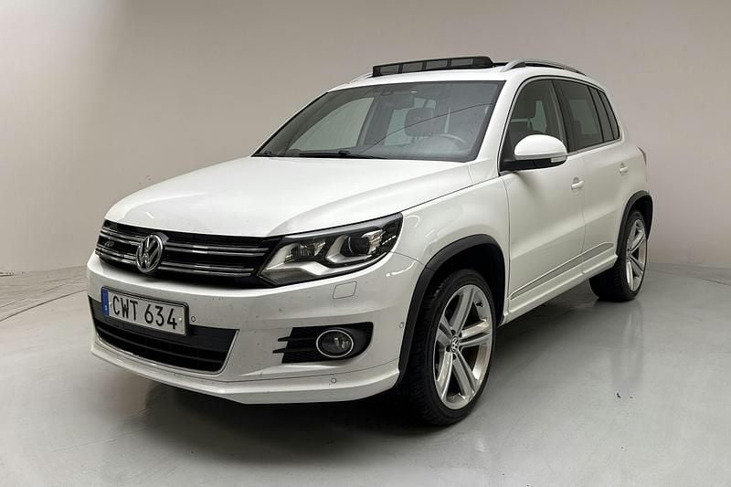 Vit Begagnad 2015 VW Tiguan R-line SUV | 118 000 kr (Bra pris) - Bild 1/4