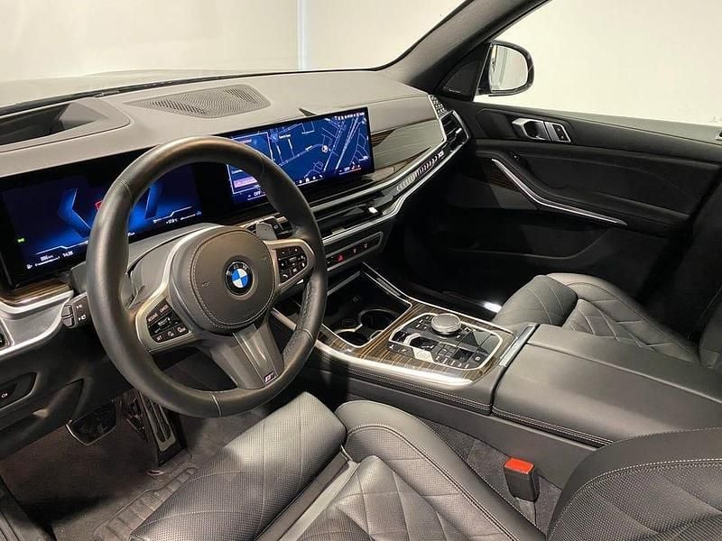 Begagnad BMW X5 M Sport 286 HK (210 kW) 2025 Svart SUV