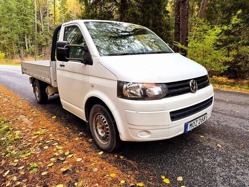 Vit Begagnad 2010 VW T5 Van | 129 900 kr (Dyr) - Bild 1/4
