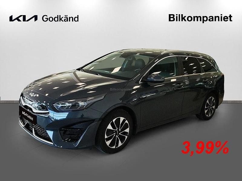 Grå Begagnad 2022 Kia Ceed Sportswagon Advance Kombi | 269 800 kr (Marknadspris) - Bild 1/4
