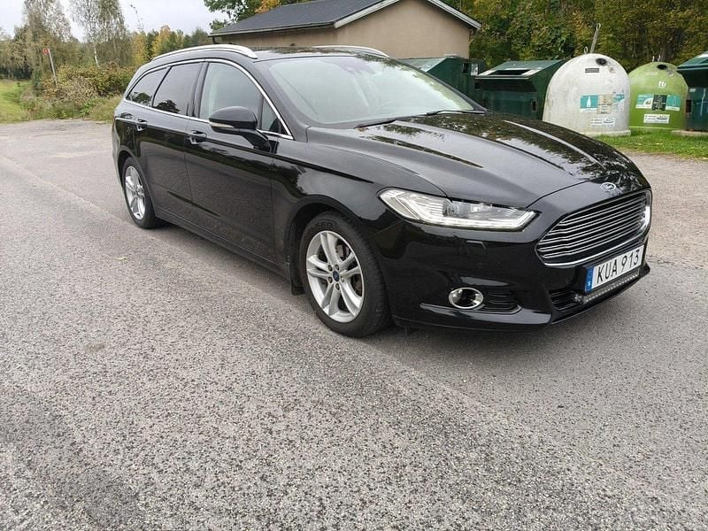 Svart Begagnad 2015 Ford Mondeo Titanium Kombi | 120 000 kr (Lite dyr) - Bild 1/4