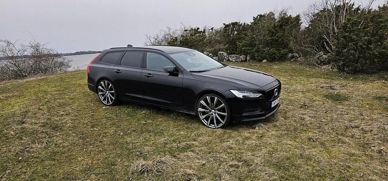 Svart Begagnad 2018 Volvo V90 Kinetic Kombi | 180 000 kr (Marknadspris) - Bild 1/4