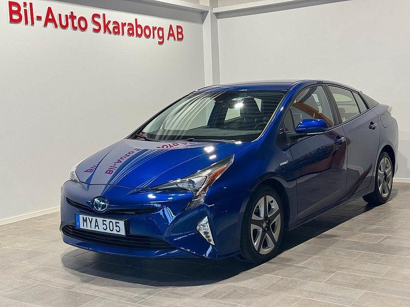 Mörkblå Begagnad 2016 Toyota Prius Halvkombi | 189 000 kr (Marknadspris) - Bild 1/4