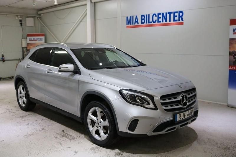 Grå Begagnad 2017 Mercedes GLA180 SUV | 175 000 kr - Bild 1/4