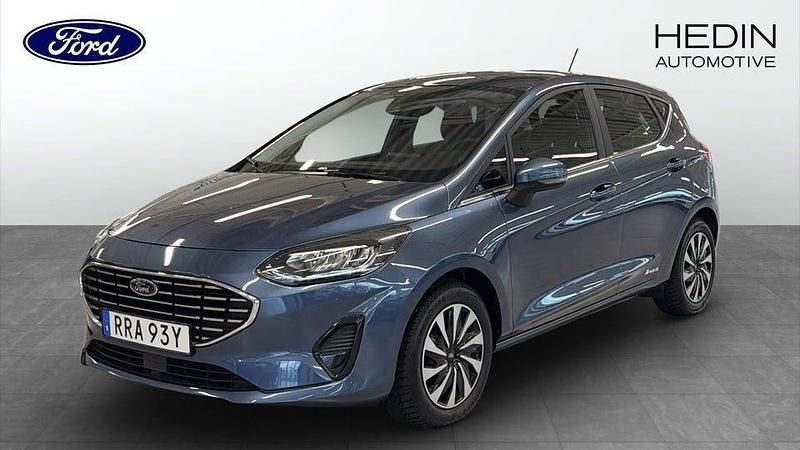 Blå Begagnad 2023 Ford Fiesta Halvkombi | 179 900 kr (Marknadspris) - Bild 1/4