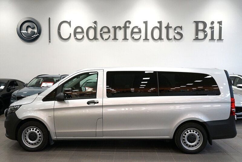 Silver Begagnad 2020 Mercedes Vito Minibuss | 469 900 kr (Dyr) - Bild 1/4