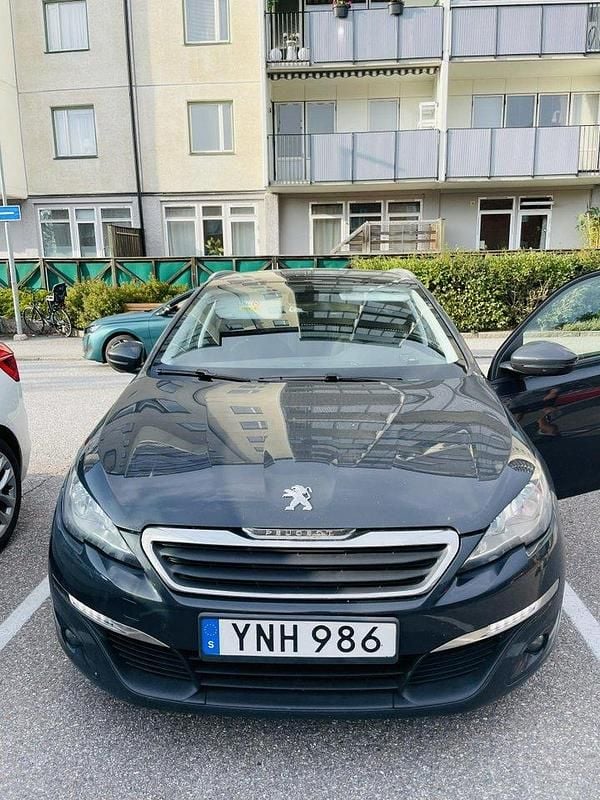 Grå Begagnad 2017 Peugeot 308 Active Kombi | 65 000 kr (Marknadspris) - Bild 1/4