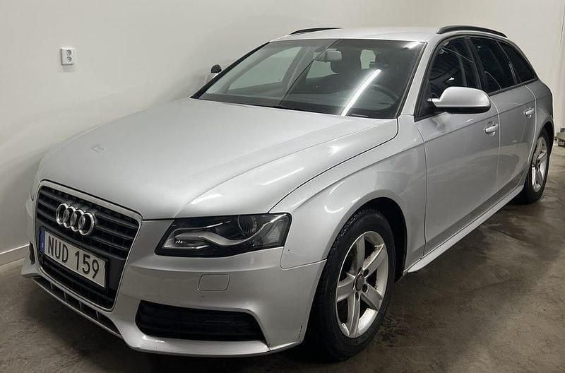 Begagnad Audi A4 136 HK (100 kW) 2012 Silver Kombi