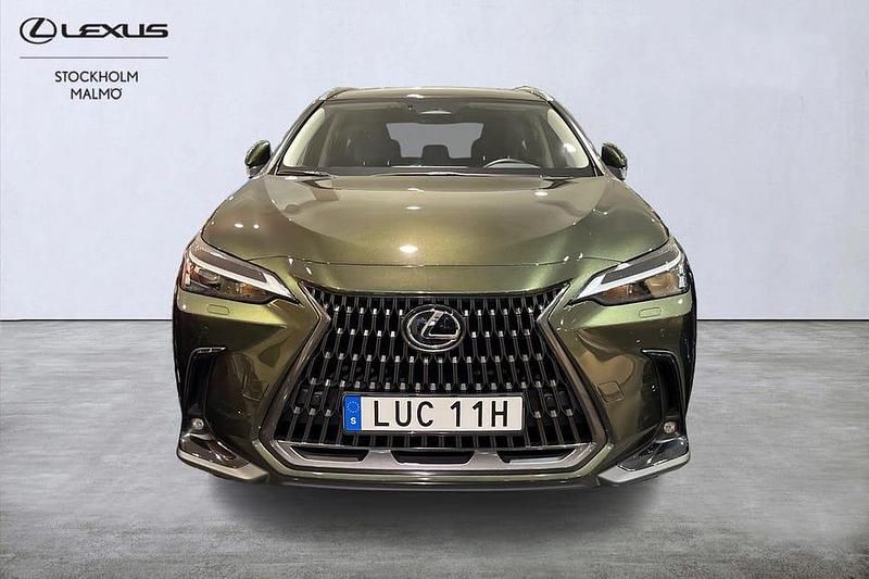 Begagnad Lexus NX450h+ Business Edition 313 HK (230 kW) 2025 Grön SUV