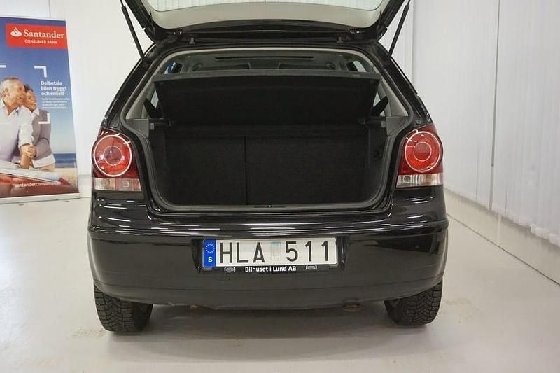 Begagnad VW Polo Comfortline 80 HK (58 kW) 2008 Svart Halvkombi
