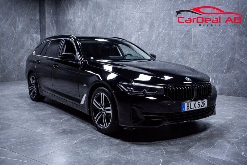 Svart Begagnad 2021 BMW 530e Kombi | 289 800 kr (Bra pris) - Bild 1/4