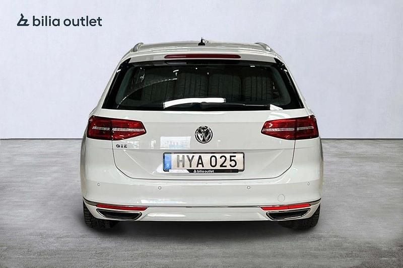 Begagnad VW Passat 156 HK (114 kW) 2018 Vit Kombi