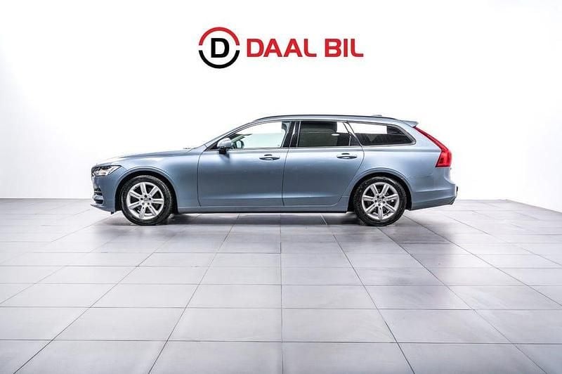 Ljusblå Begagnad 2017 Volvo V90 Kombi | 209 700 kr (Bra pris) - Bild 1/4