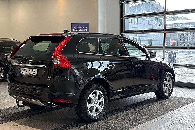 Begagnad Volvo XC60 Momentum 181 HK (133 kW) 2014 Svart SUV