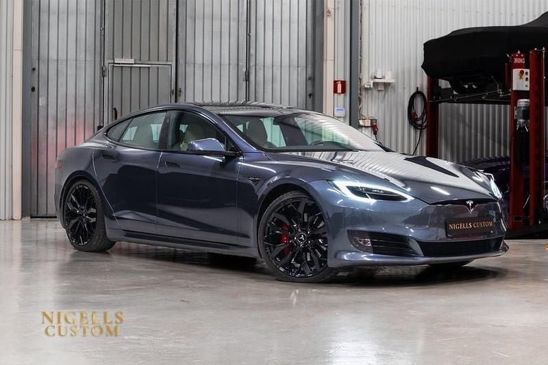 Begagnad Tesla Model S Performance 574 kW (781 HK) 2019 Grå Halvkombi